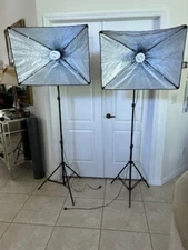 Studio lighting stand by Kshioe outer box opened contents complete not touched.