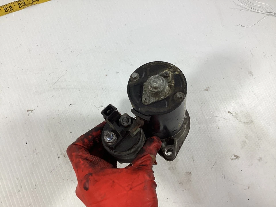 Motor de arranque BMW 328i 2007-2011 Bosch 12v 7521123 OEM. Foto 2 de 4