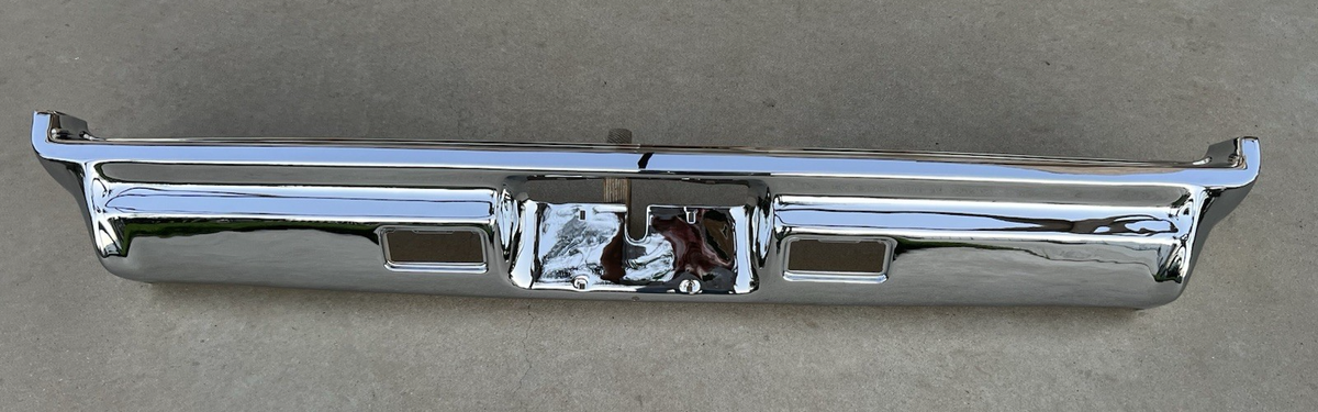 X OLDSMOBILE HOLIDAY SUPER 88 NEW TRIPLE PLATED CHROME REAR BUMPER