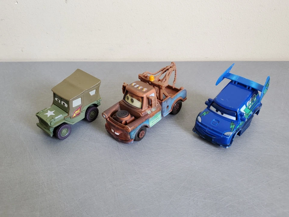 Lotto 15 Auto Disney Pixar Mattel DJ King Lenticolari Stato Variato Metallo - Immagine 4 di 4