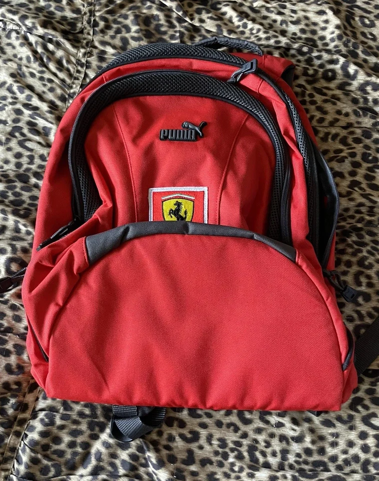 Mochila PUMA FERRARI Roja NUEVA Sin Etiquetas Foto 2 de 4