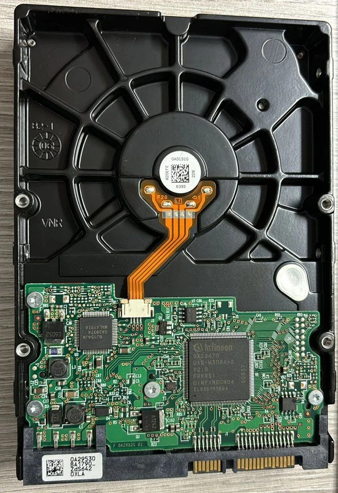 Hard Disk Hitachi 80GB SATA 3.5" HDS721680PLA380 usato, in ottime condizioni - Immagine 2 di 2