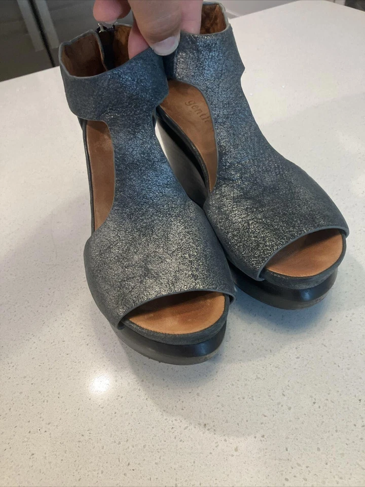 Sandalias de cuña Juniper Tea talla 5,5 Foto 2 de 4