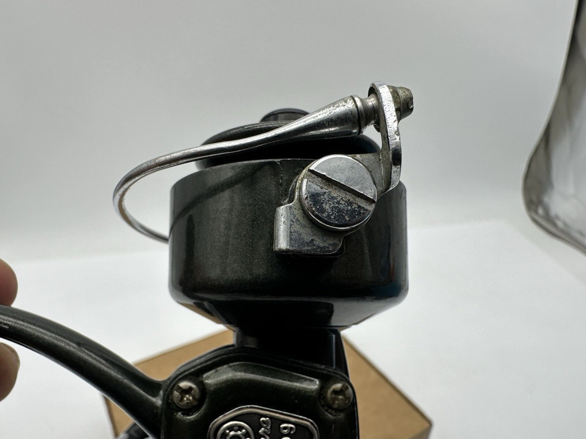Vintage Shakespeare 2200 Open Face Spinning Reel Japan Good