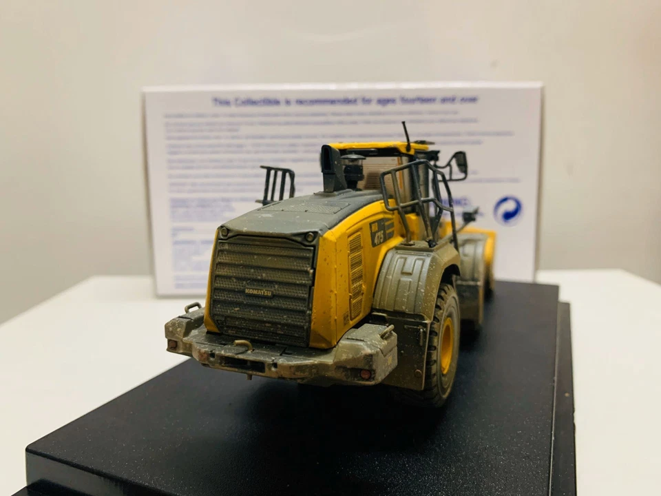 Komatsu WA475-10 Wheel Loader Muddy Version 1:50 Scale DieCast Model UH8146 New - Image 4 of 4