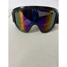 Snowboard Ski Goggles Black Frame Rainbow Mirrored Lens Adjustable Strap