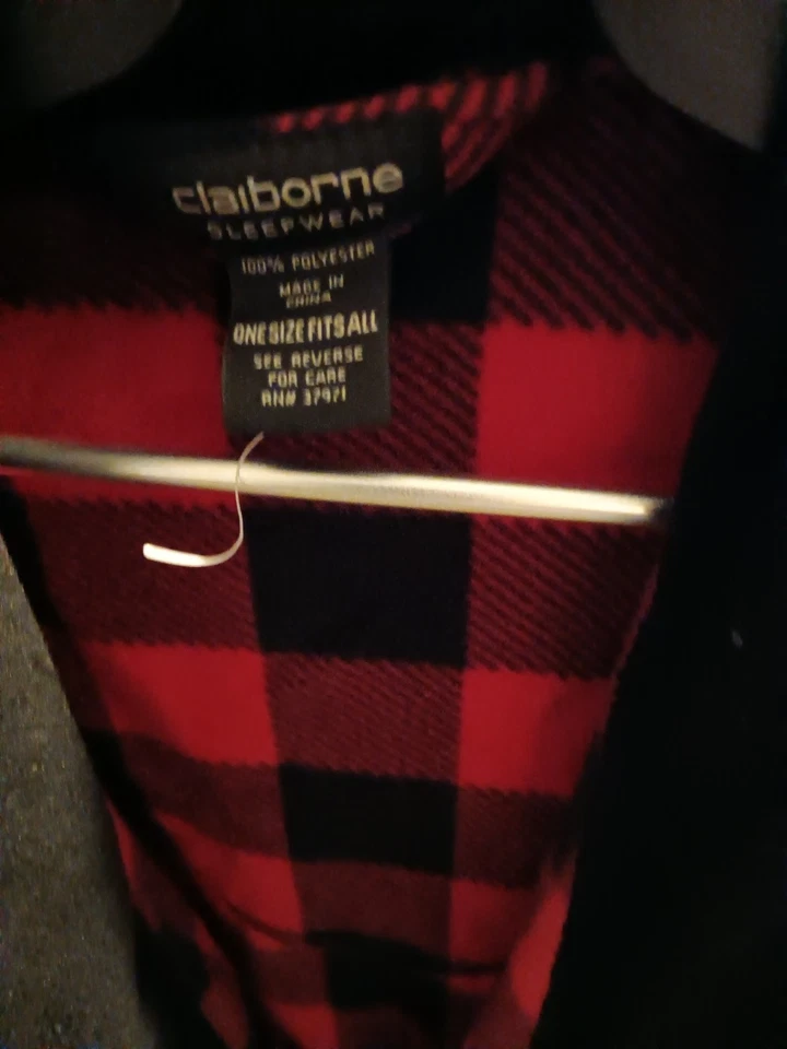 NWT Men's Claiborne Red And Black Shawl Collar Robe One Size Fits All - Image 4 of 4