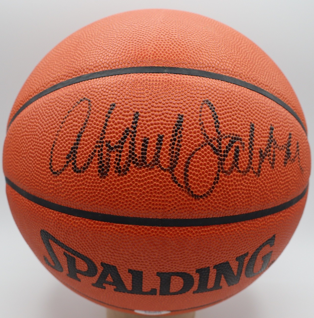 Kareem Abdul-Jabbar Basketball Autograph Auto PSA/DNA AQ20032