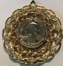 Vintage 1967 U.S. Quarter Coin Pendant Necklace Cut Out Washington, chain