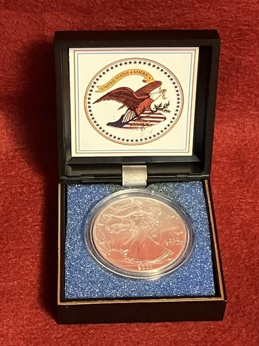 2001 American Silver Eagle 1 Troy Oz .999 Fine Silver Uncirculated