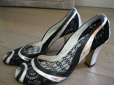 PAN TULIPANI Escarpins valeur:445€ en PYTHON doré et POULAIN noir P:40 état neuf - Photo 1/3