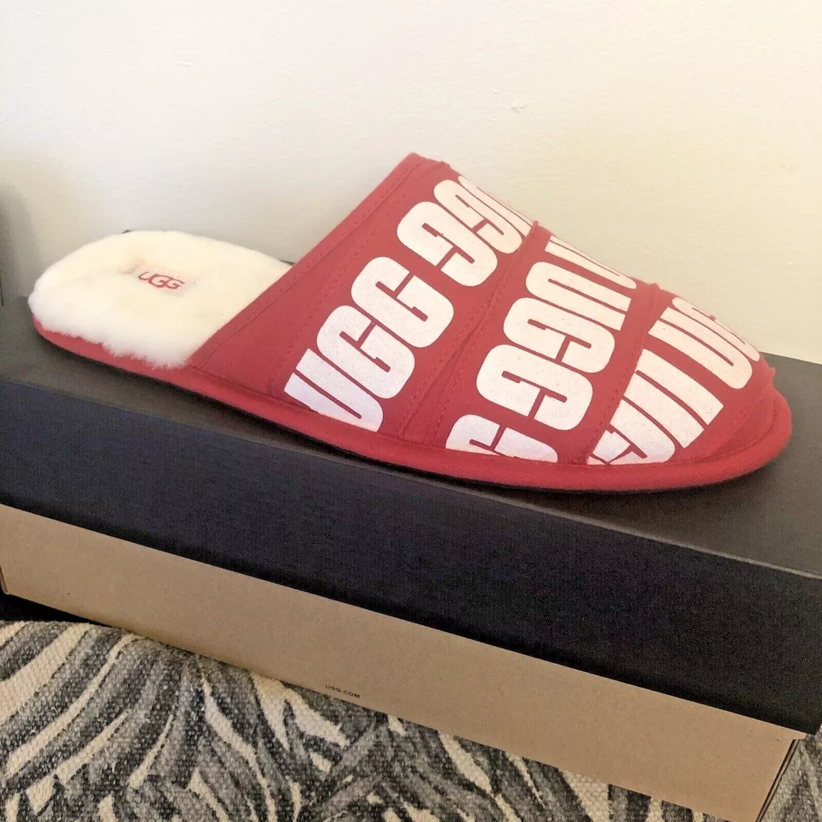 Ugg Men s Scuff Graphic Band Slippers New With Box Samba Red Size