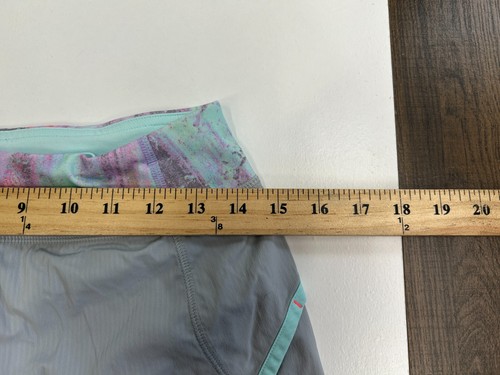 Ivivva by Lululemon Womens Size 14 / 28 Waist Shorts Gym Running Jogging Stretch - Picture 3 of 11