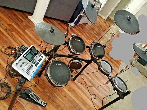ALESIS DM10 Studio Electronic Drum Kit – Mylar Mesh Heads – Bonus Pro X Hi-Hat 