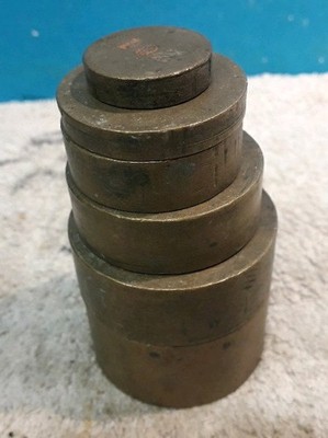 Sehr seltener Satz massive Messing Kalibrierung Ontop Gewichte 1,234 kg 1 Unze bis 1 Pfund GBS10