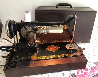 Vintage Circa 40 Singer Sewing Machine Red Eye In Case Good Enchanting 1921 Singer Sewing Machine Vintage Circa 40 Singer Sewing Machine Red Eye In Case Good Enchanting 1921 Singer Sewing Machine