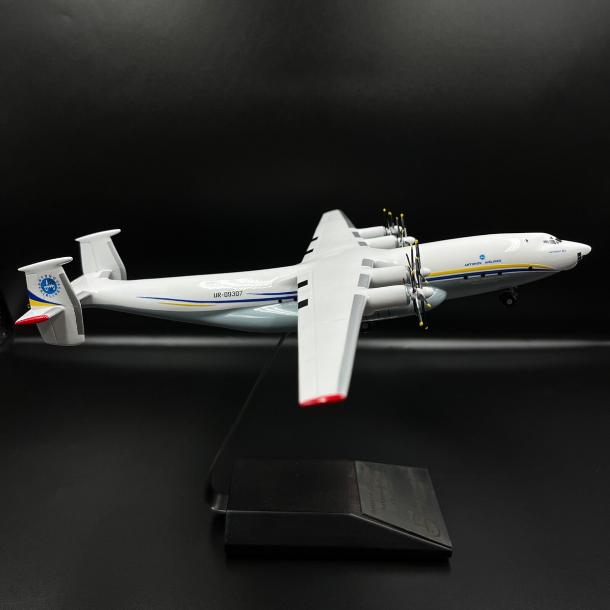 Official licensed model Antonov® Airlines An-22 UR-09307 scale 1