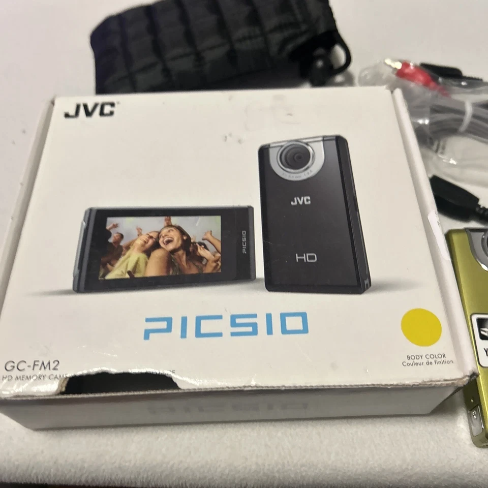JVC PICSIO GC-FM2YU HD MEMORY DIGITAL CAMCORDER 1080p 5.13 MP  - Image 4 of 4
