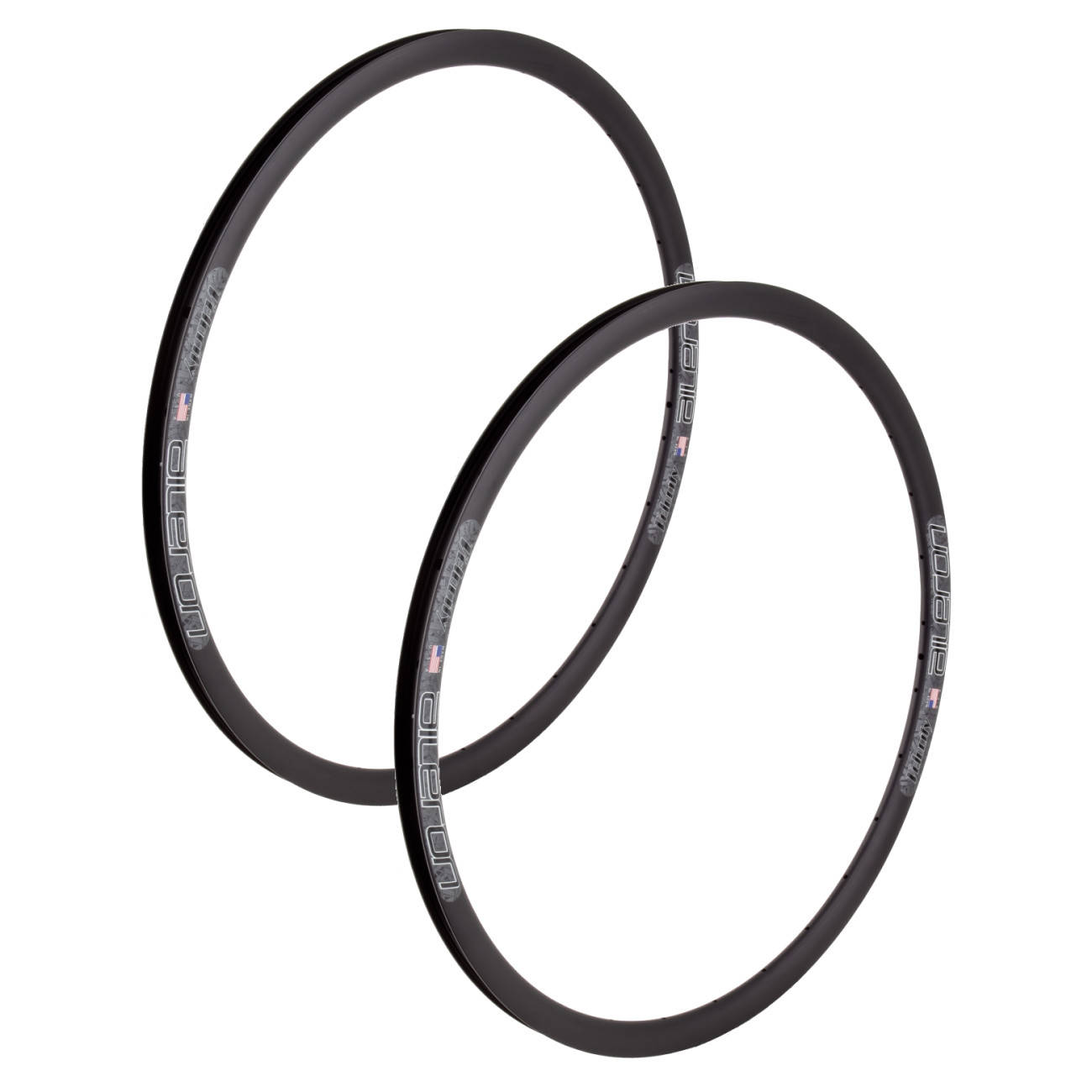 Комплект из 2-х скоростных элеронов с ободом 700c Disc Black 28h Clincher 20 мм внутренний