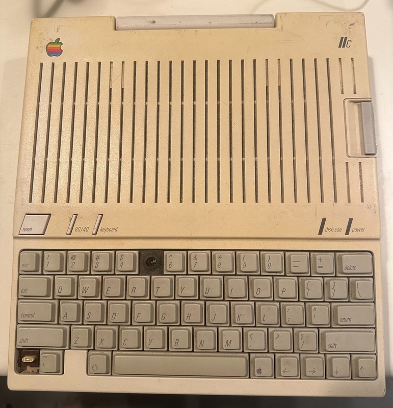 Apple IIc Vintage Computer Powers On With Issues A2S4000 READ