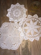 Centrini gruppo tre pezzi rotondi fatte di pizzo a mano ad uncinetto Usate