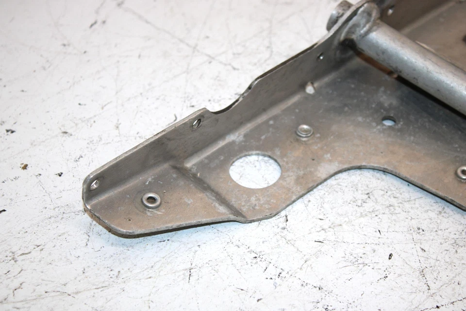 07 Polaris Supersport Edge OEM brazo de arrastre izquierdo montaje 2202059 Q5155 Foto 4 de 4