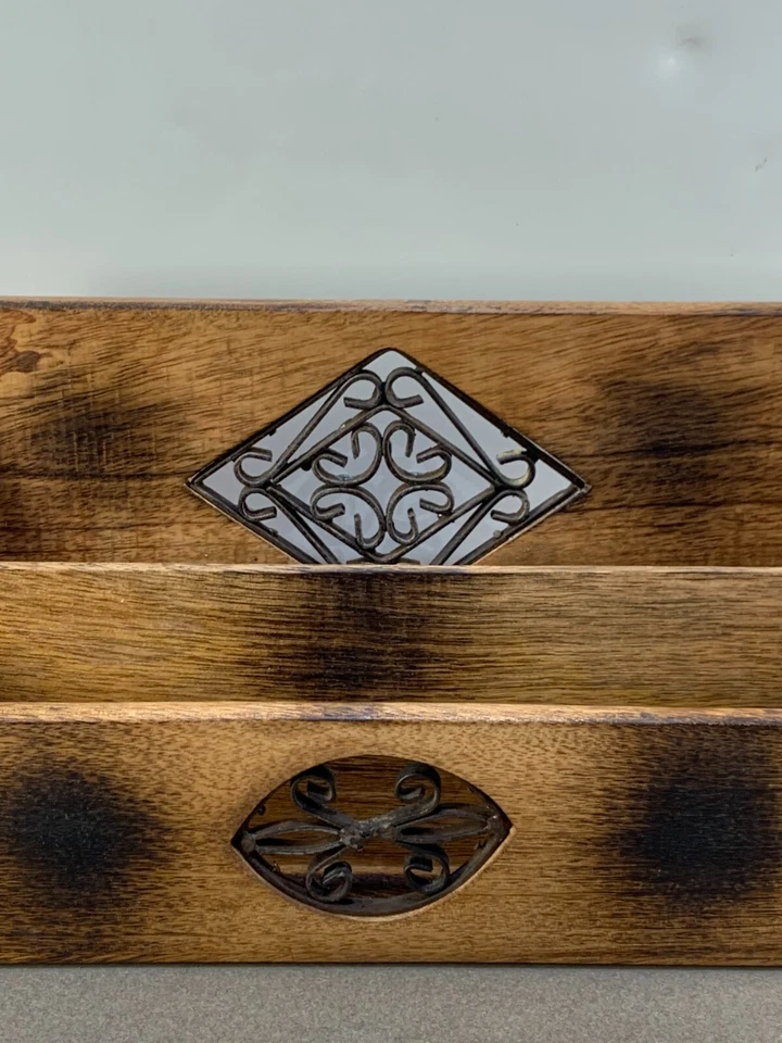 Estante clasificador de billetes de correo de dos ranuras de metal de madera vintage rústico primitivo Foto 2 de 4