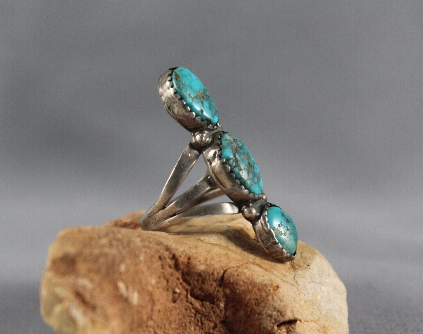 Old Pawn Navajo Sterling Silver and Turquoise Rin… - image 3
