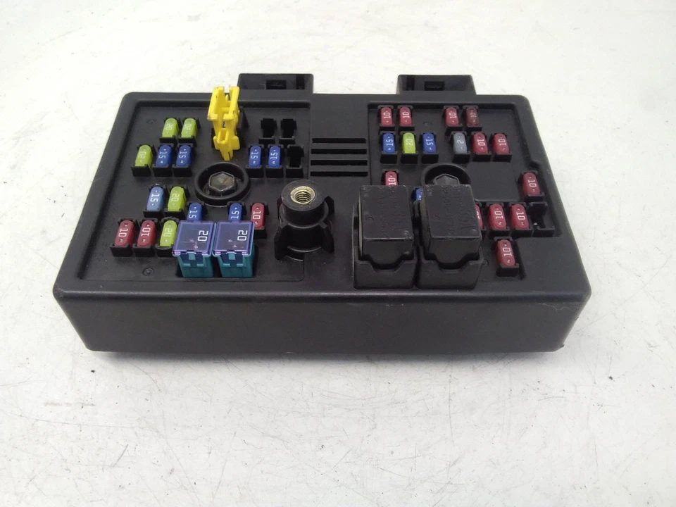 Scatola fusibili Chevrolet Captiva C100, C140 96821082 2.0 Diesel 110kw 27590507 - Immagine 3 di 4