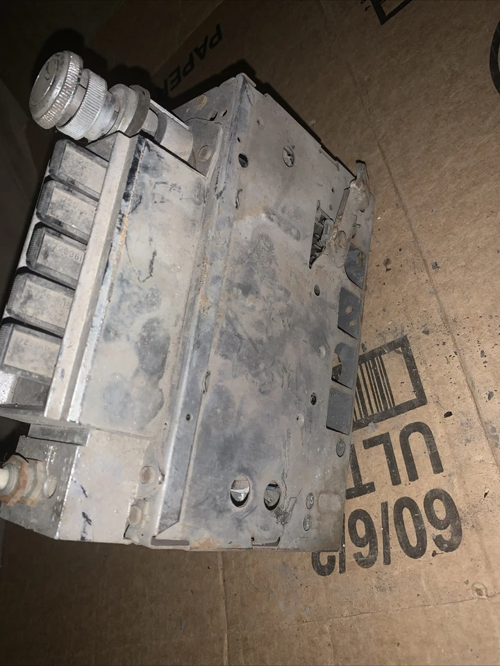 1967 1968 Chevrolet Camaro Chevell 986846 AM Delco Car Radio - Image 2 of 4