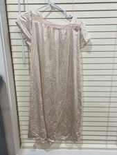 VANITY FAIR VINTAGE SILKY Nylon NIGHT GOWN SZ M Medium Cottagecore Flaw CLEAN