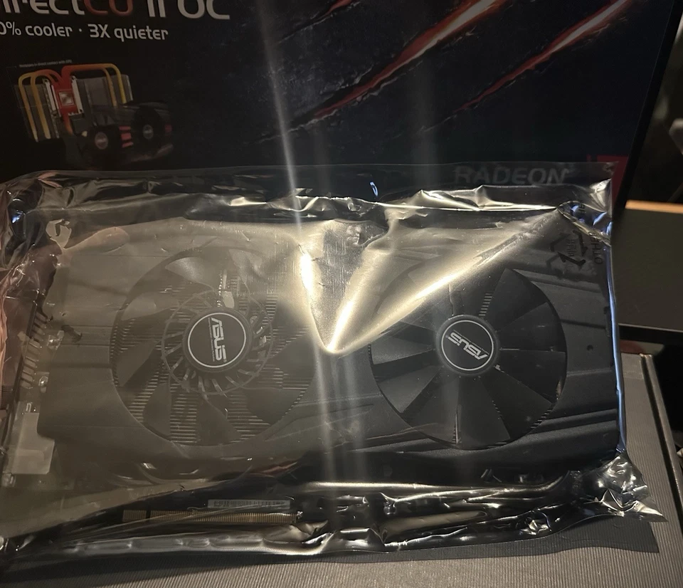 ASUS DirectCU II  R9290X  GDDR5 PCI Express 3.0 Graphics Card R9290X-DC2OC-4GD5 - Image 2 of 4