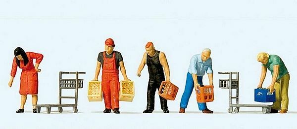 Preiser 10656 HO Scale At the Cash-and-Carry Beverage Store pkg(5)