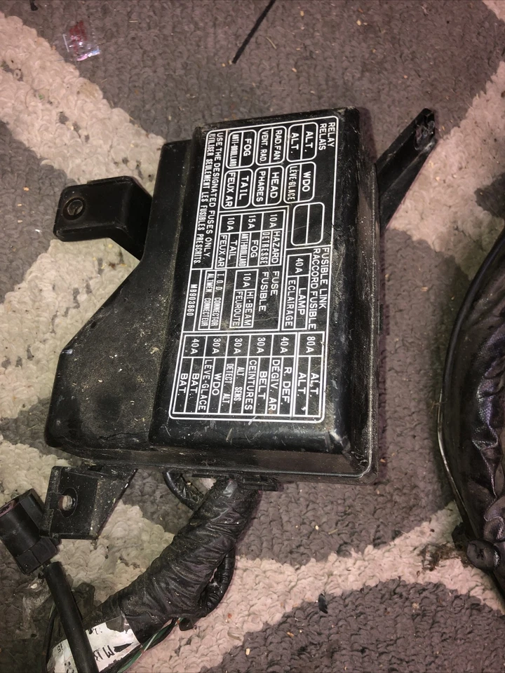 1990 - 1993 Eagle Talon 熔断器盒 安全带 车身插头 线 LH 4G63T U3 — 第 2/4 张图片