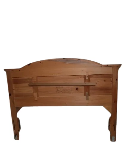 Cabecero Madera Queen Color Miel de Broyhill El envío es Extra Foto 2 de 4