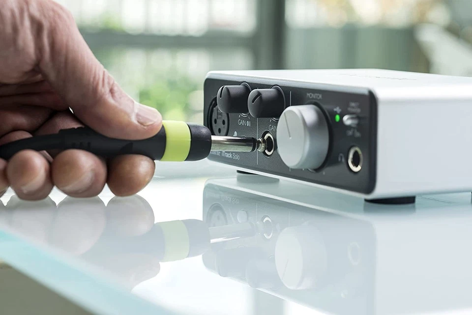 Focusrite iTrack Solo Lightning & USB Compatible Audio Interface - Image 2 of 4