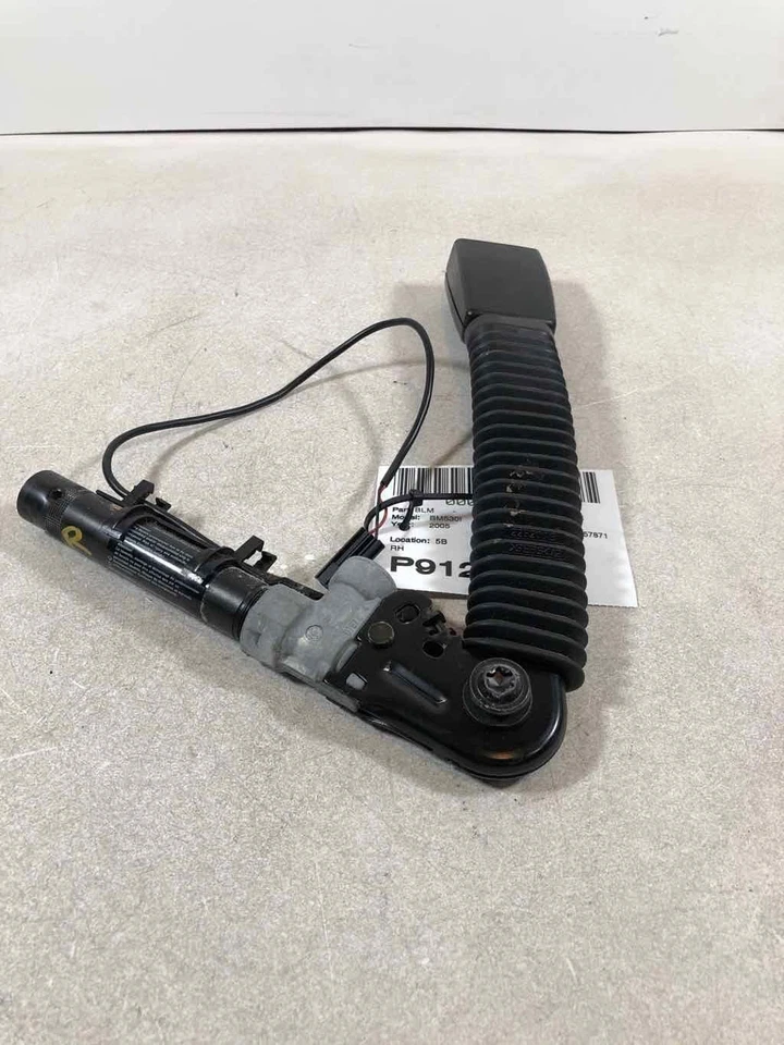 Hebilla de cinturón de seguridad de pasajero Rh para BMW 530I 2004-2007 Foto 3 de 4