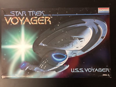 Very Rare MINT 1995 Monogram Star Trek Voyager U.S.S Voyager Model kit 3604