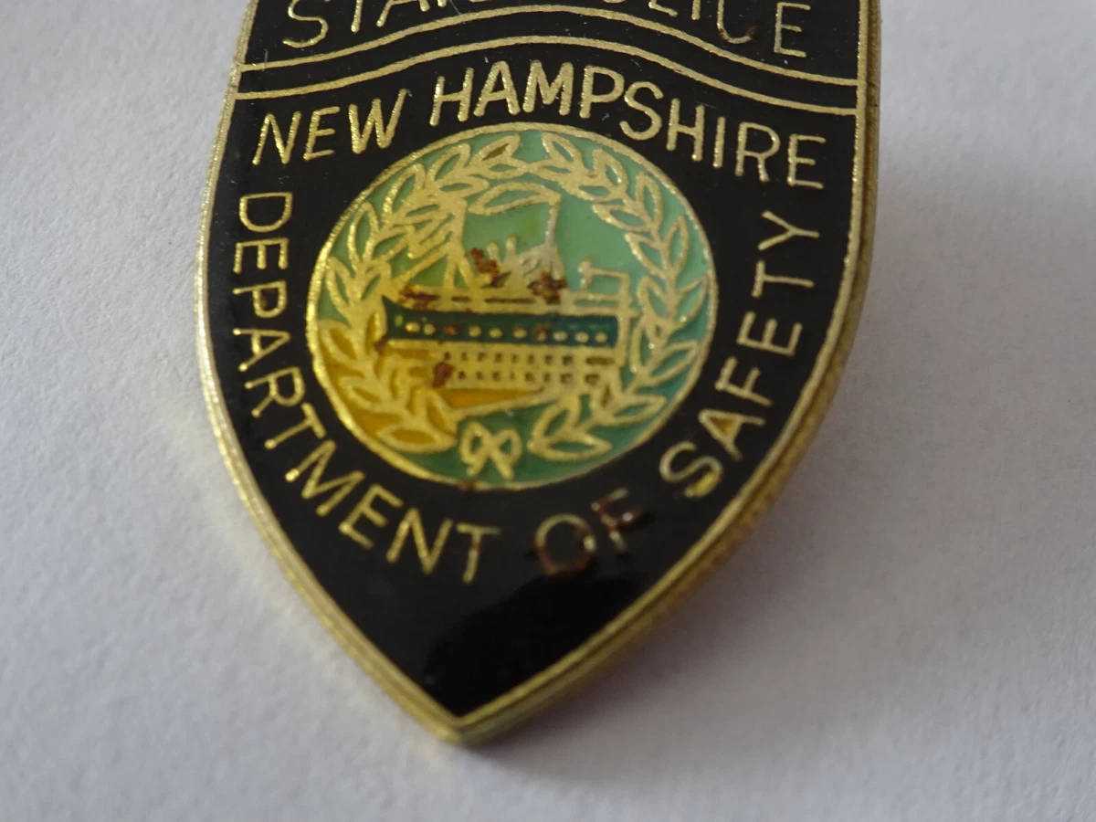US Pin Badge Abzeichen Crest Sheriff Police Tropper: New Hampshire State Police