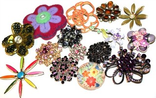 Fantastic mixed vintage to now flower Brooch Pins Lot#261