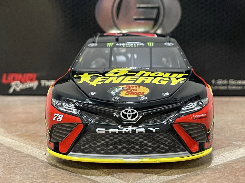 Martin Truex Jr 2018 5 horas Energy Bass Pro Shops Toyota Camry NASCAR ELITE 1/24 Foto 4 de 4
