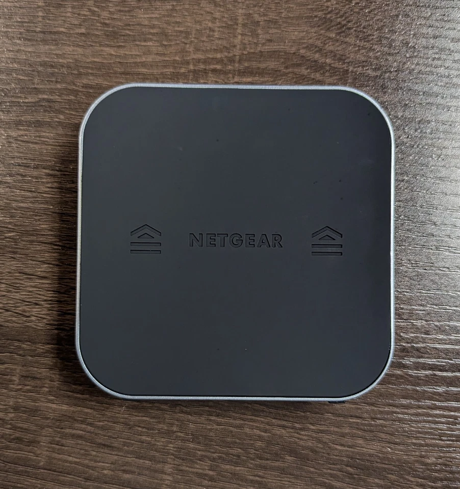 NETGEAR NIGHTHAWK M1 MR1100 PUNTO DE ACCESO DESBLOQUEADO LTE ROUTER MÓVIL - AT&T T-Mobile Foto 4 de 4