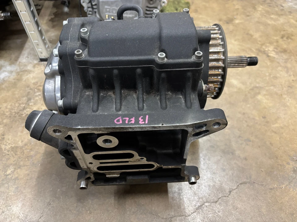 Harley-Davidson Dyna Switchback FLD 2014 transmisión de 6 velocidades caja de cambios 13 12 23 k Foto 2 de 4