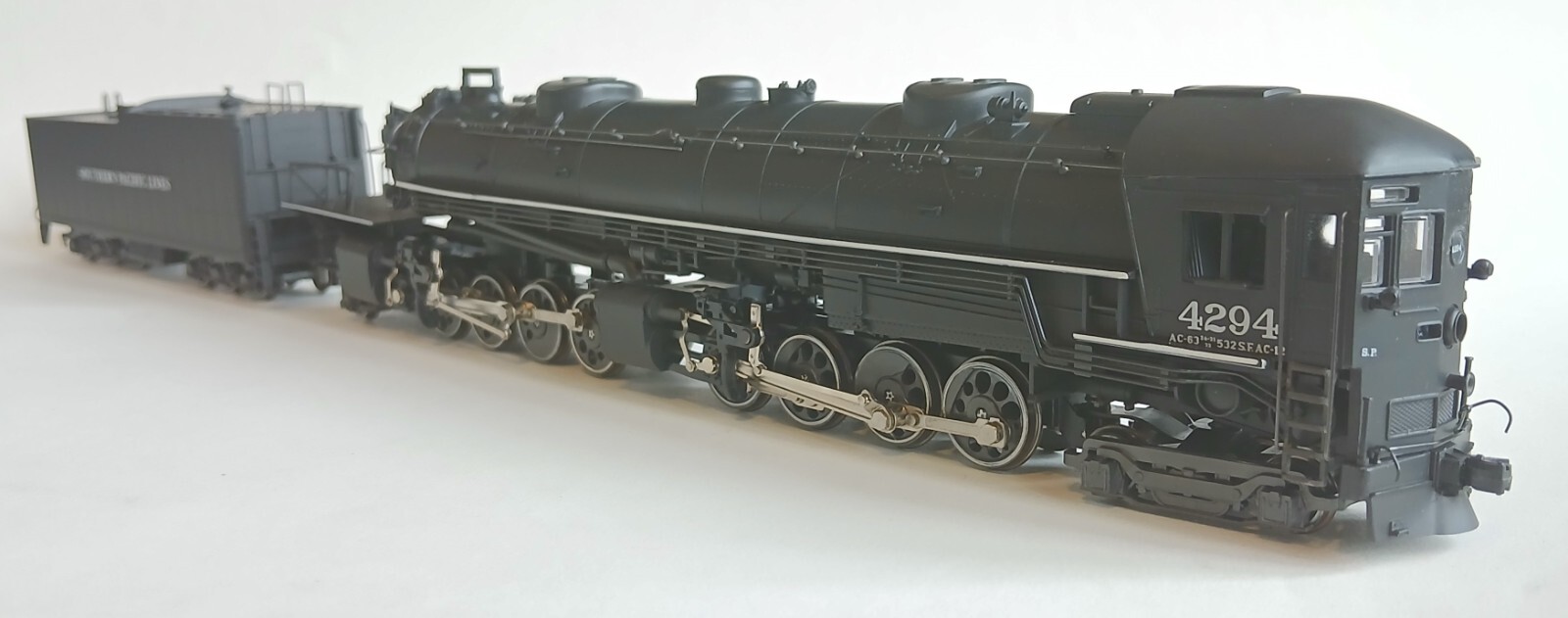 Rivarossi 4-8-8-2 SP Cab Forward Steam Locomotive & Tender