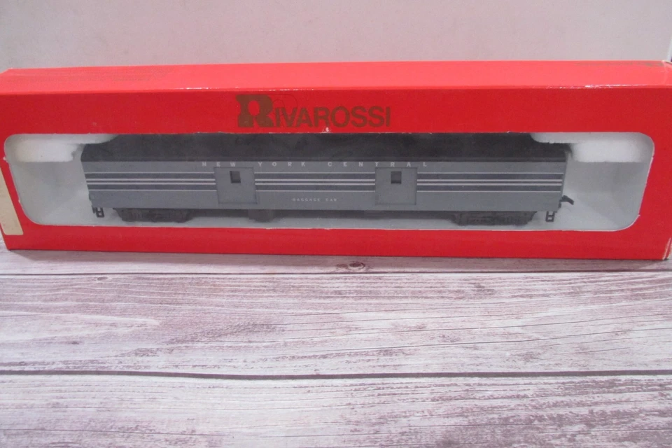 HO Scale Rivarossi 2707 1930 S.S Baggage Passenger Car New Yor Central Lot#3046 - Image 3 of 4