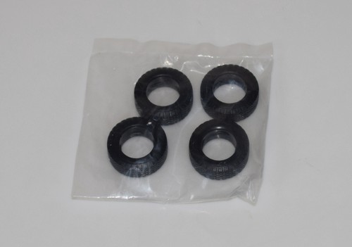 REVELL 1976 CHEVY SPORT 4x4 85-4486 ⭐PIEZAS⭐ PAQUETE DE NEUMÁTICOS DE GOMA 4x4 1:24 - Imagen 1 de 3