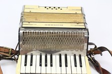 Vintage M Hohner 22 Key 8 Bass Student accordion in excellent playing condition