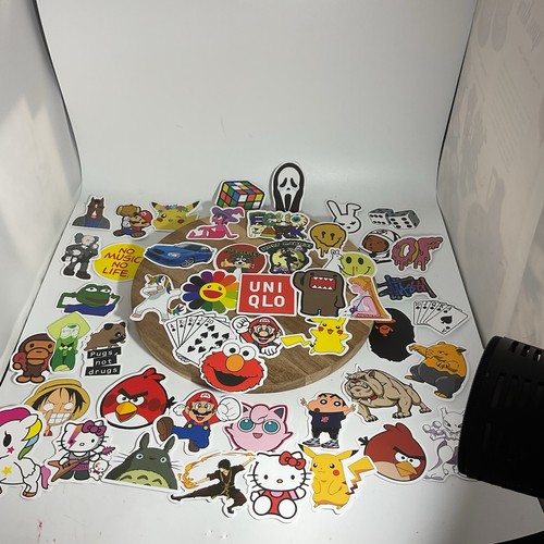 Lot Of 50 Laptop Stickers Logos, Cartoons, And More - 第 1/11 張圖片