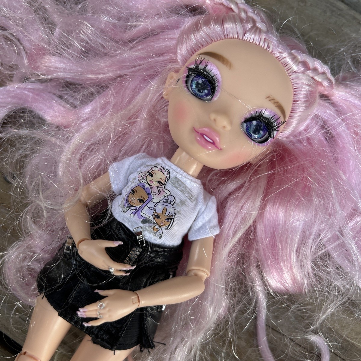 Rainbow High Minnie Choi Rainbow Vision Royal Three K-Pop Pink