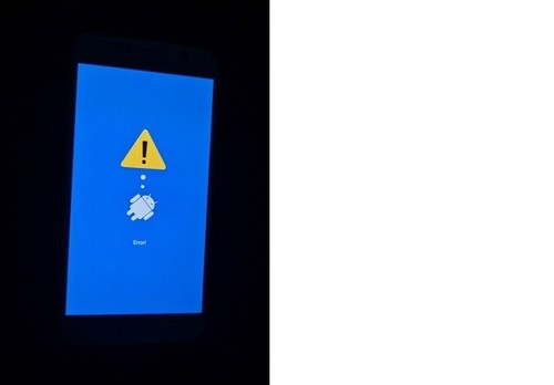 Samsung Galaxy S6 Weiß Display hat ein Ris defekt - Bild 3 von 3